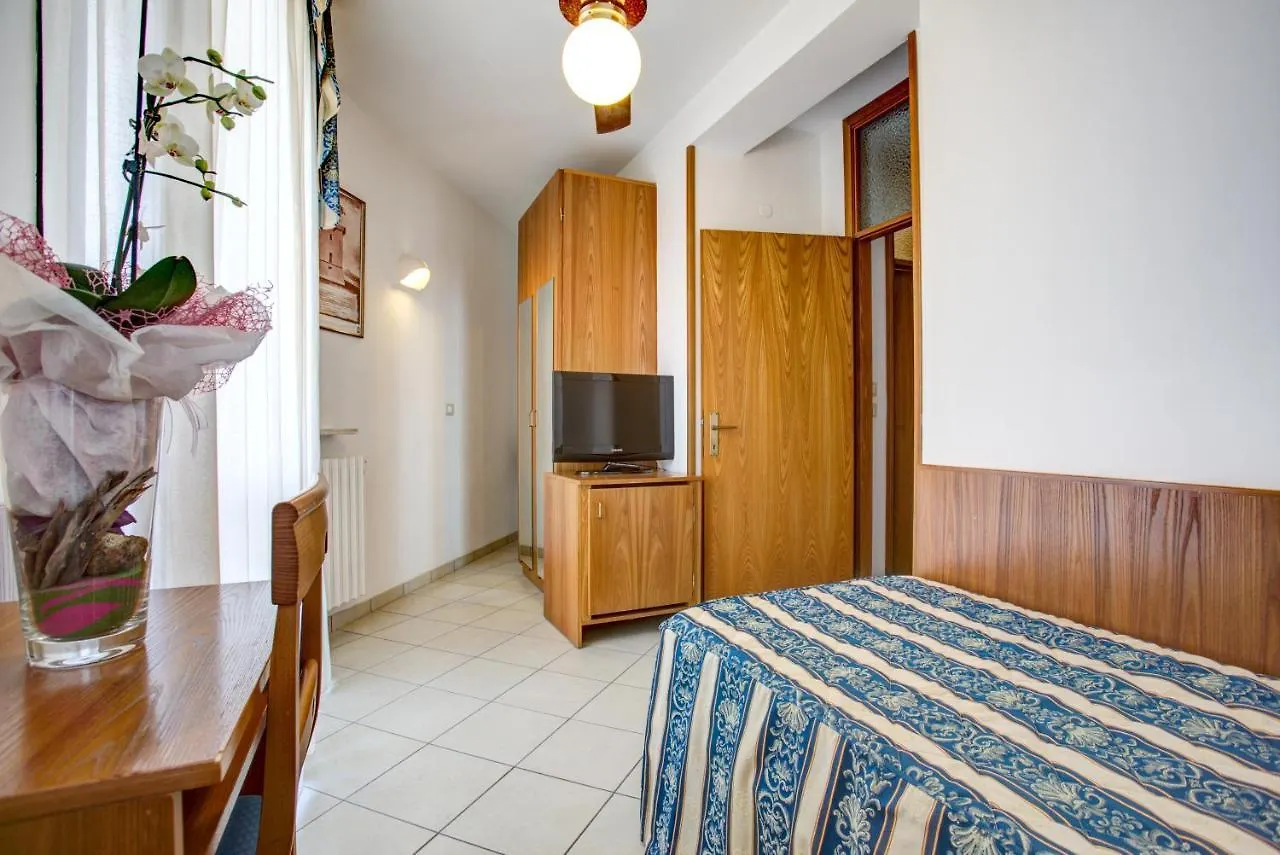 Hotel Genzianella Cervia 3*,